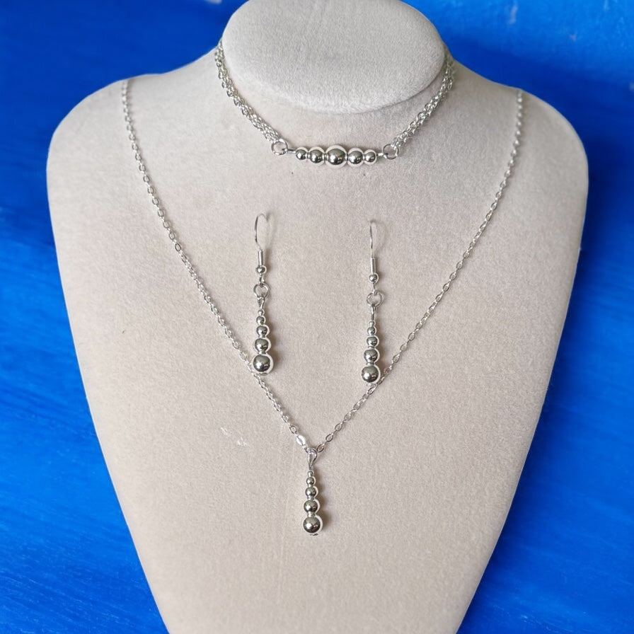 Minimalist Silver Bead Jewelry Set – Necklace, Earrings & Bracelet