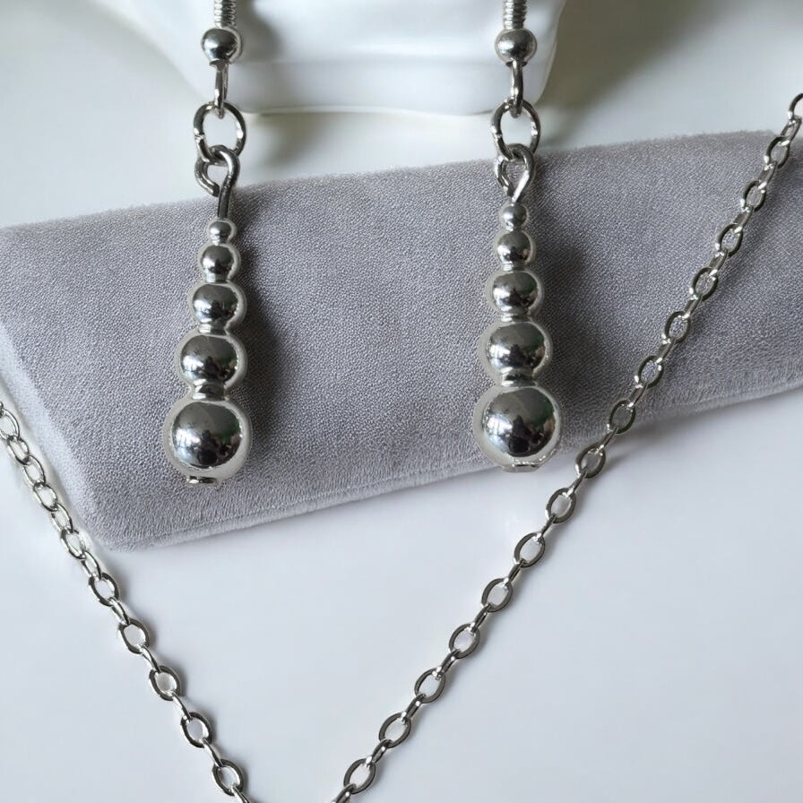 Minimalist Silver Bead Jewelry Set – Necklace, Earrings & Bracelet