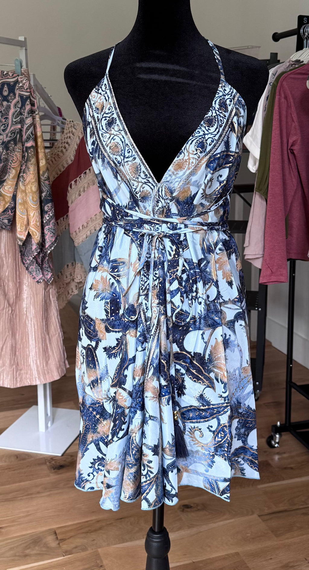 Short Blue Elegance ￼