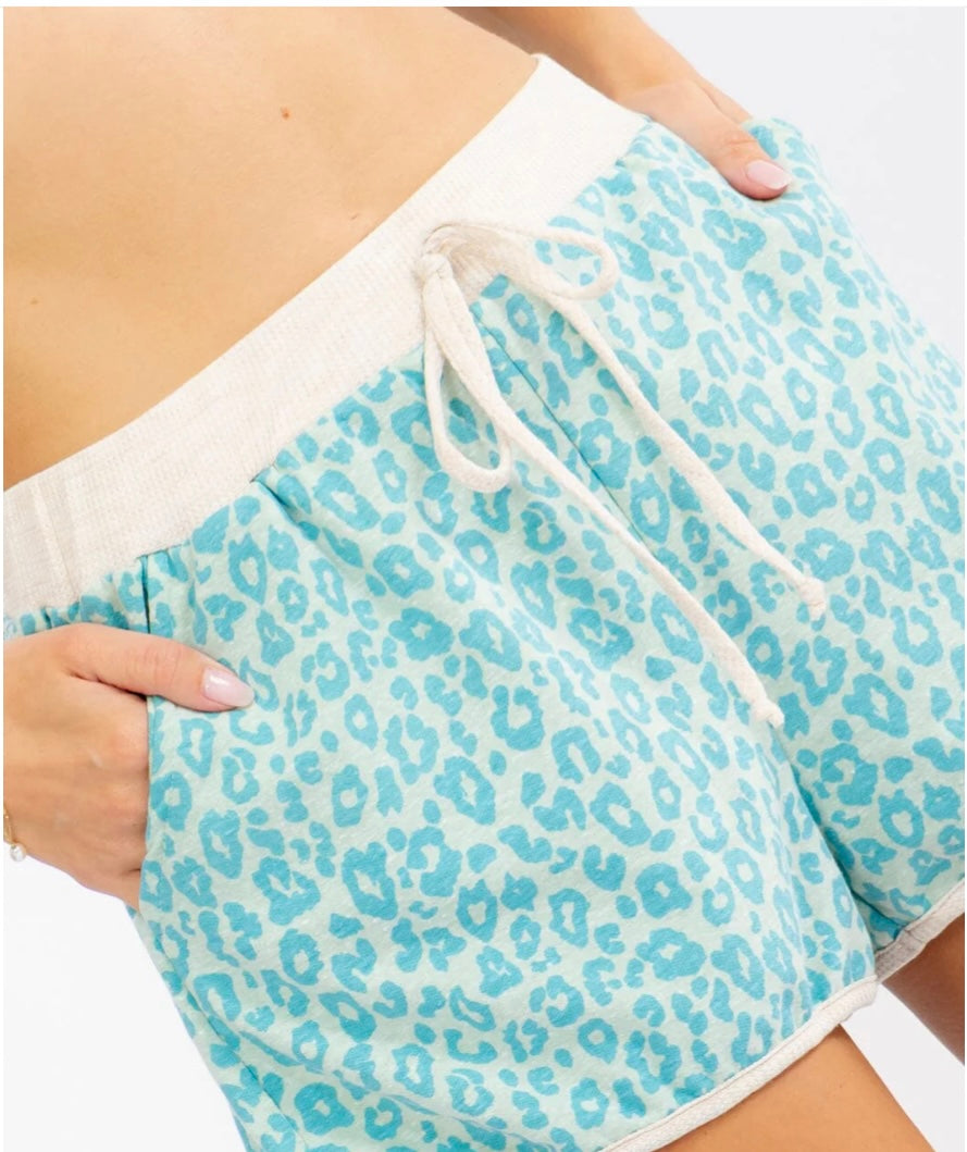 WOMEN'S ELASTIC WAIST SELF TIE FRONT POCKETS ANIMAL PRINT MINI SHORTS