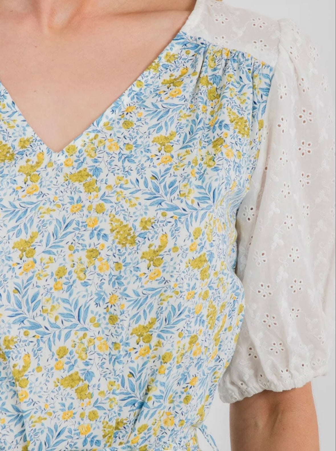 WOMEN'S SHORT PUFF SLEEVE V-NECK SELF TIE FLORAL MIDI DRESS