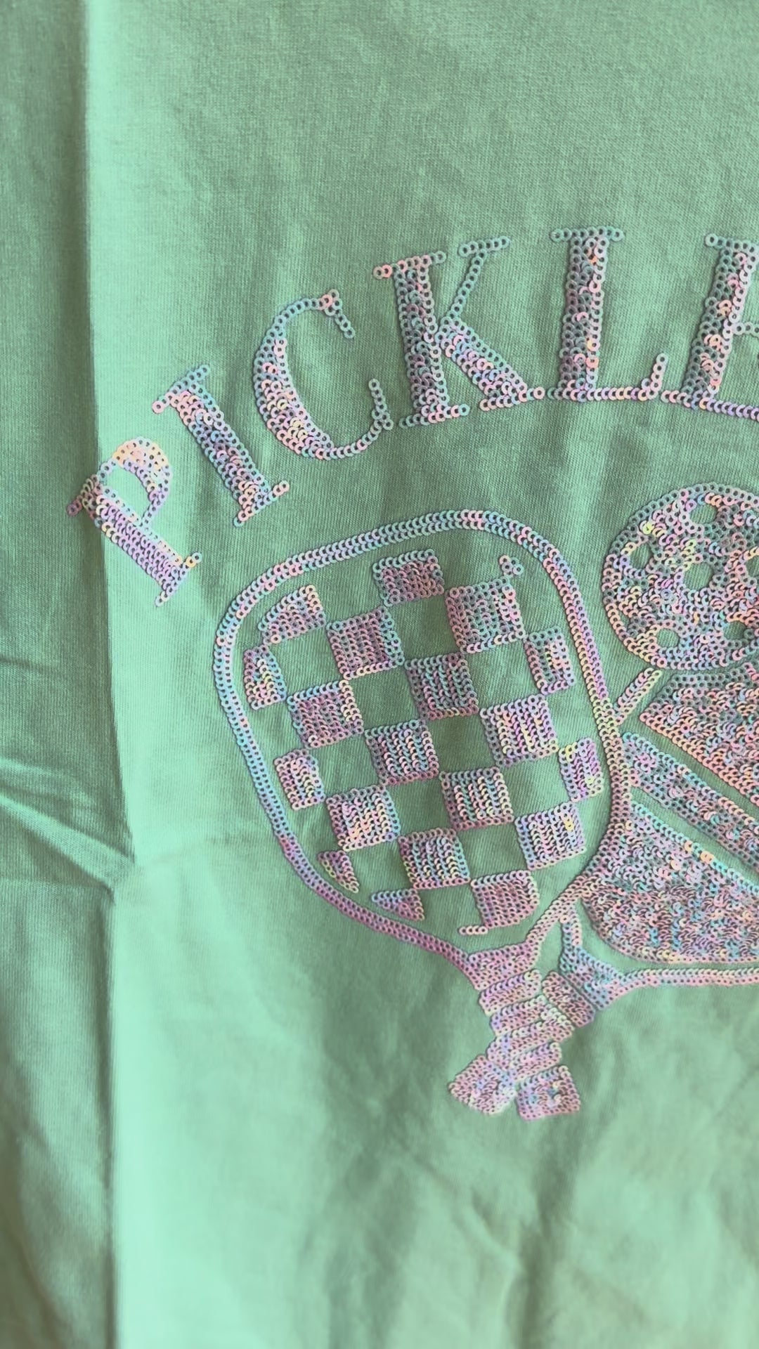 WOMEN'S SHORT SLEEVE SEQUINS GRAPHIC OVERSIZED T-SHIRt. Color-mint